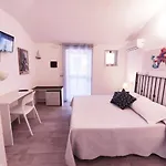 לינה וארוחת בוקר Fronte Mare קאפו ריצוטו