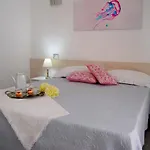 לינה וארוחת בוקר Fronte Mare