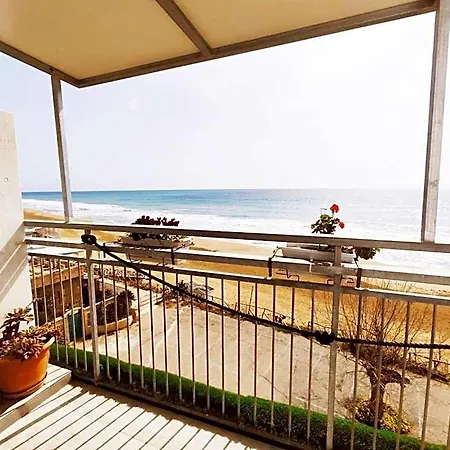 Couette-café Fronte Mare