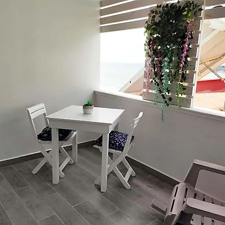 Couette-café Fronte Mare 3*