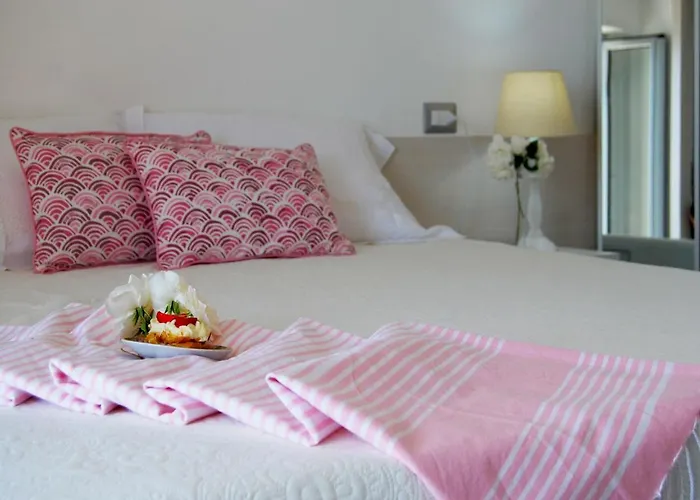 לינה וארוחת בוקר Fronte Mare 3*