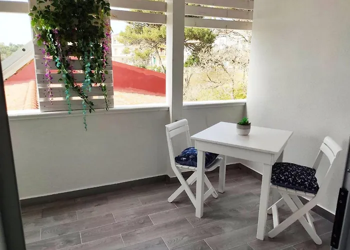 לינה וארוחת בוקר Fronte Mare 3*