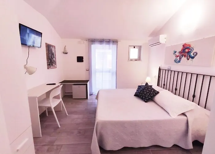 לינה וארוחת בוקר Fronte Mare קאפו ריצוטו