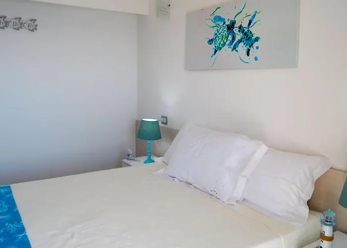 לינה וארוחת בוקר Fronte Mare 3*