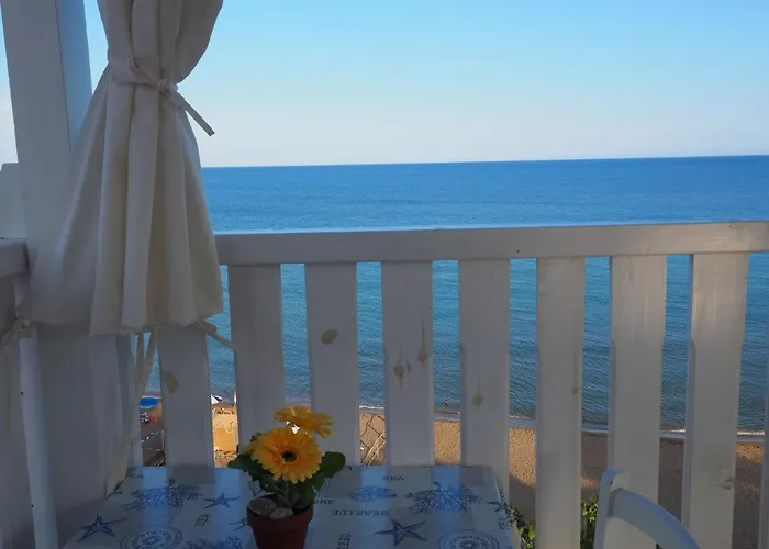 לינה וארוחת בוקר Fronte Mare